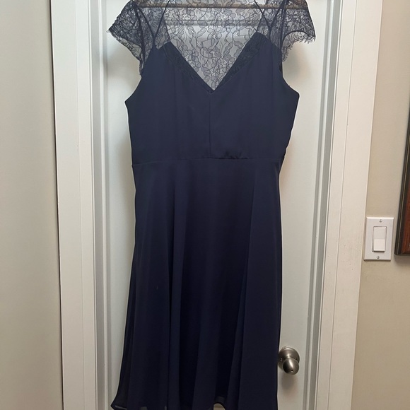 ASOS Kate lace navy midi dress. Size 16 US 20 UK great condition worn once - Picture 4 of 6